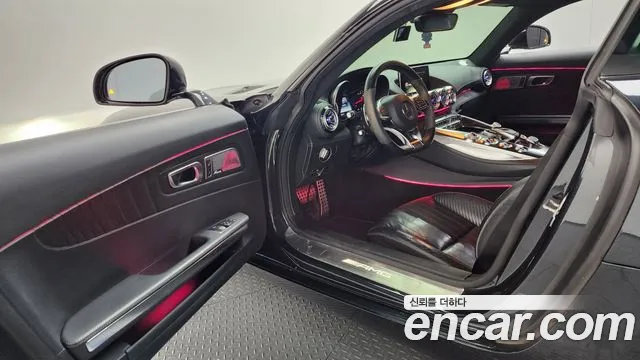 Mercedes-Benz AMG GT 2016 thumb 2