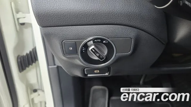 Mercedes-Benz A-Класс 2018 thumb 2