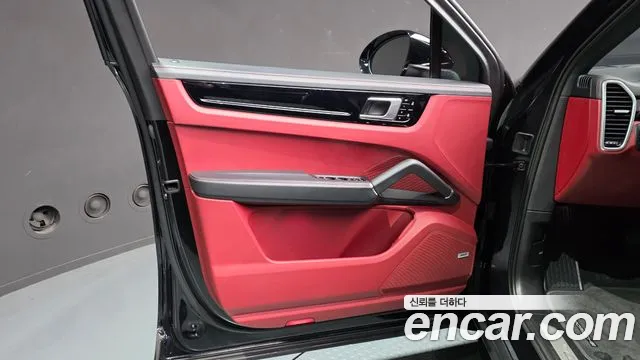 Porsche Cayenne 2020 thumb 11