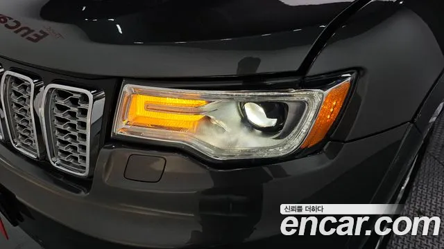 Jeep Grand Cherokee 2020 thumb 10