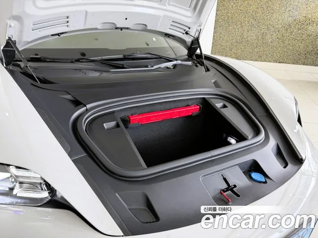 Porsche Taycan 2022 thumb 5