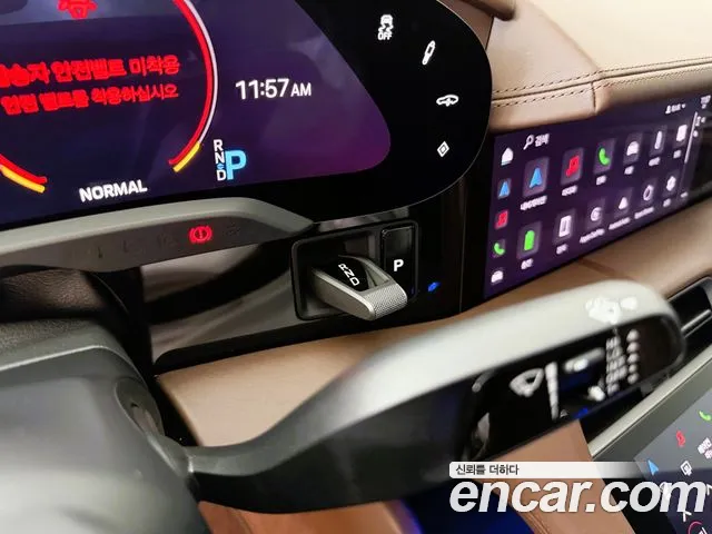 Porsche Taycan 2022 thumb 10