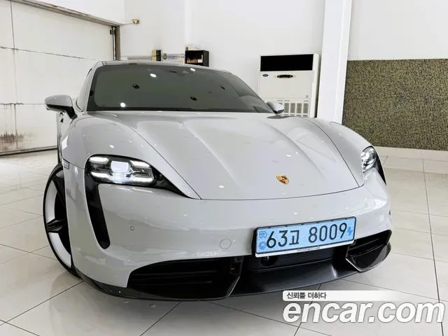 Porsche Taycan 2022 thumb 8
