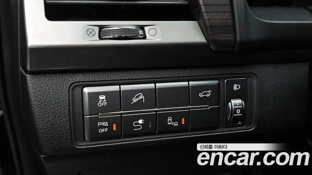 KGM Rexton 2019 thumb 6