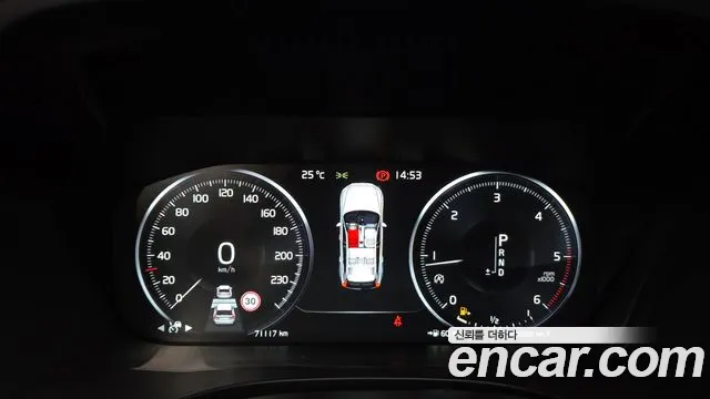 Volvo XC60 2019 thumb 12