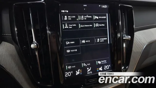 Volvo XC60 2019 thumb 2