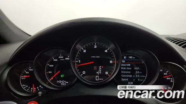 Porsche Cayenne 2014 thumb 10