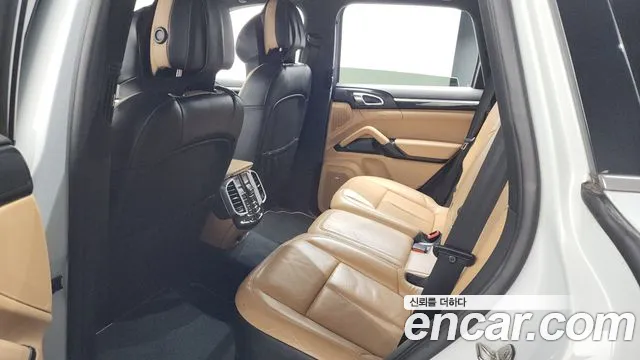 Porsche Cayenne 2014 thumb 6