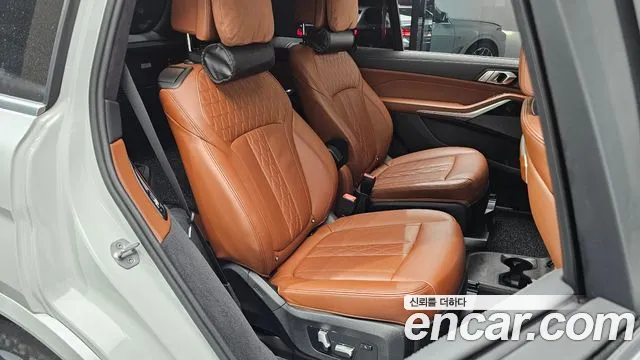 BMW X7 2023 thumb 8