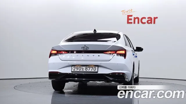 Hyundai Elantra 2022 thumb 4