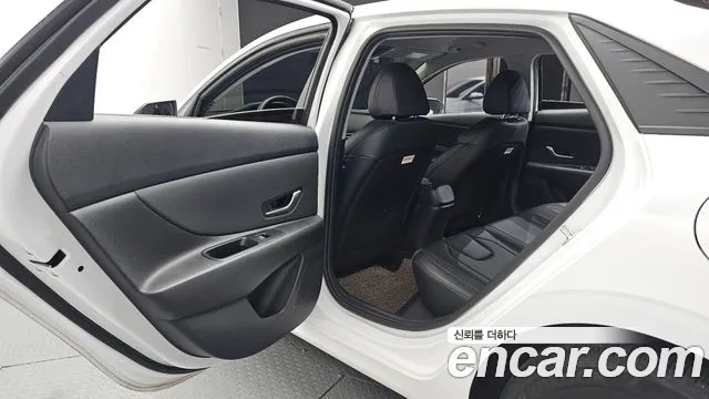 Hyundai Elantra 2022 thumb 7