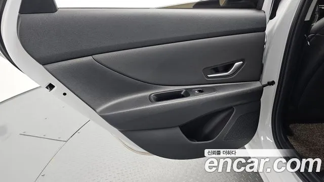 Hyundai Elantra 2022 thumb 12