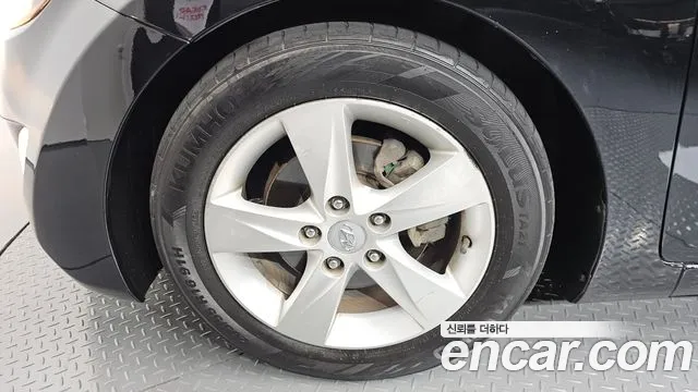 Hyundai Avante 2010 thumb 9