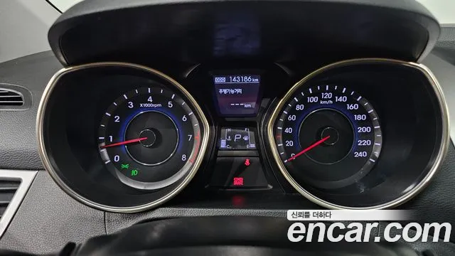 Hyundai Avante 2010 thumb 3