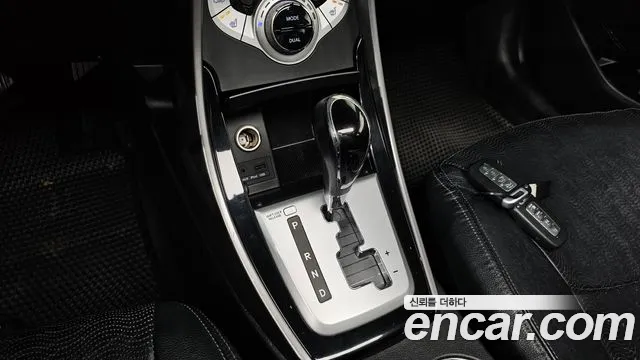 Hyundai Avante 2010 thumb 11