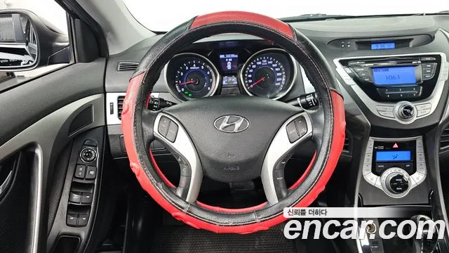Hyundai Avante 2010 thumb 4