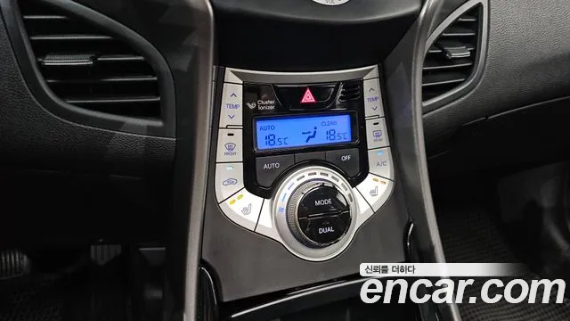 Hyundai Avante 2010 thumb 6