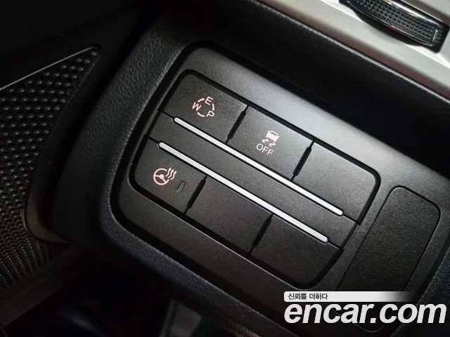 KGM Tivoli 2016 thumb 3
