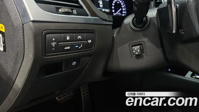 Genesis G80 2016 thumb 6