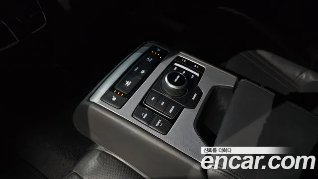 Genesis G80 2016 thumb 10