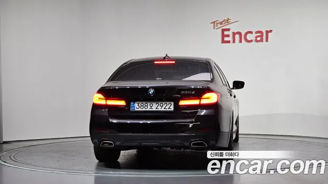 BMW 5 серии 2017 thumb 11