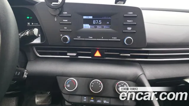Hyundai Elantra 2021 thumb 4
