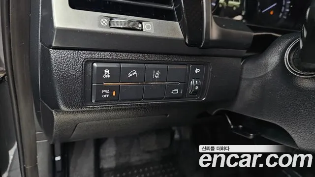 KGM Rexton 2021 thumb 2