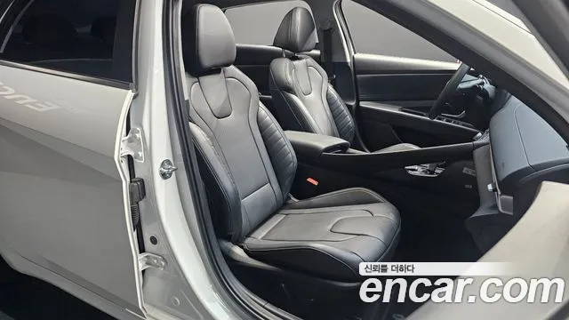 Hyundai Elantra 2023 thumb 7