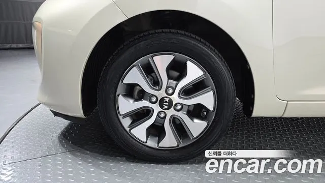 Kia Morning 2015 thumb 12