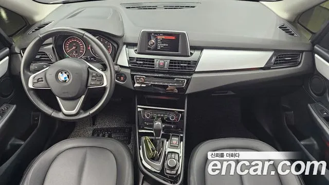 BMW 2 серии Active Tourer 2015 thumb 12
