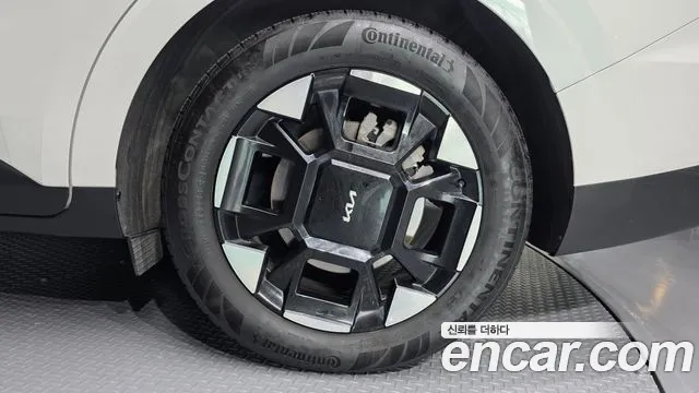 Kia Carnival 2024 thumb 9