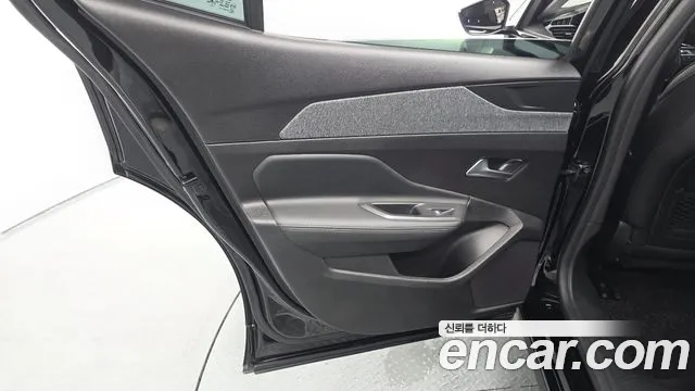 Peugeot 408 2023 thumb 2