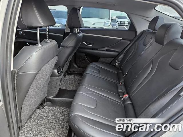 Hyundai Elantra 2024 thumb 3
