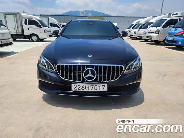 Mercedes-Benz E-Class 2019 thumb 4