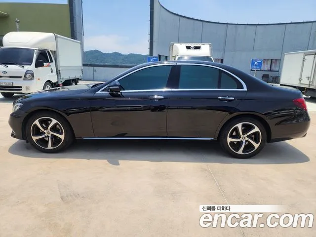 Mercedes-Benz E-Class 2019 thumb 5
