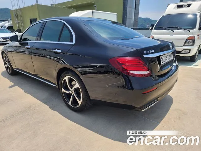 Mercedes-Benz E-Class 2019 thumb 3