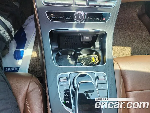 Mercedes-Benz E-Class 2019 thumb 9