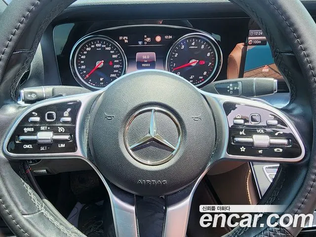 Mercedes-Benz E-Class 2019 thumb 12