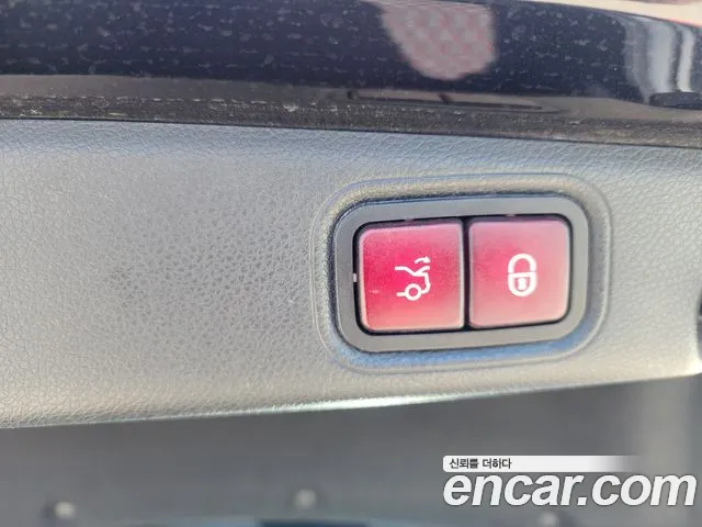 Mercedes-Benz E-Class 2019 thumb 8