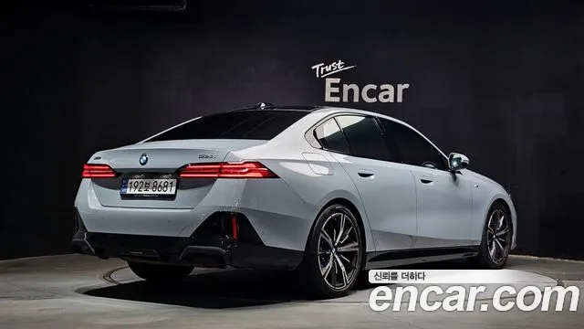 BMW 5 серии 2024 thumb 11