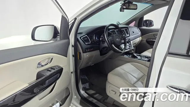 Kia Carnival 2019 thumb 9