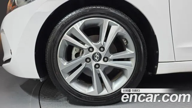 Hyundai Avante 2017 thumb 5