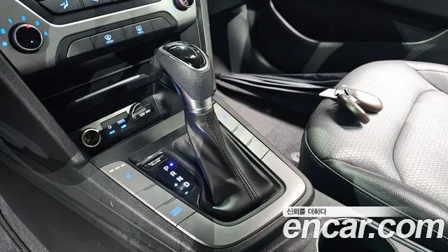 Hyundai AD 2017 thumb 10