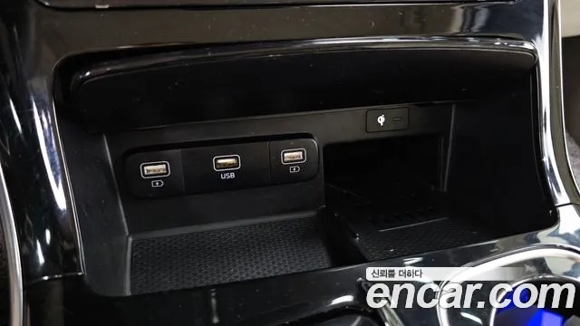Kia Carnival 2021 thumb 10