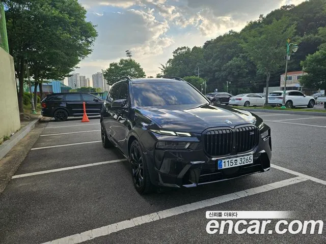 BMW X7 2024 thumb 3