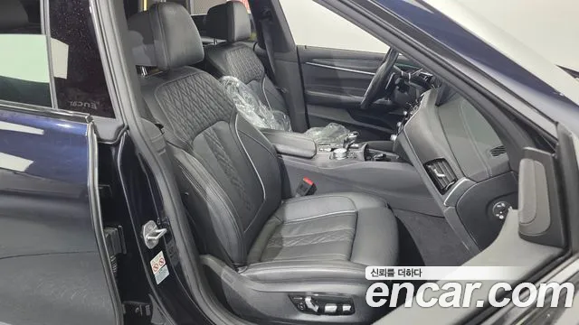BMW 6 серии Gran Turismo 2022 thumb 4