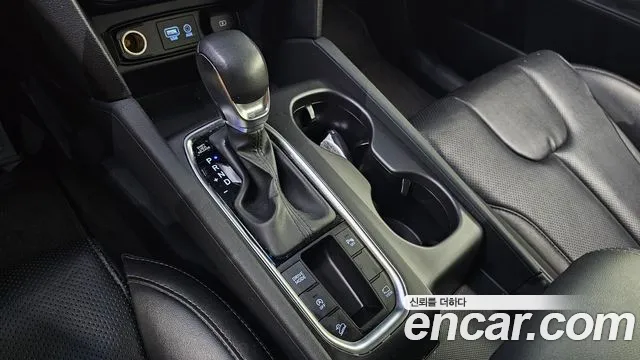 Hyundai Santa Fe 2018 thumb 8