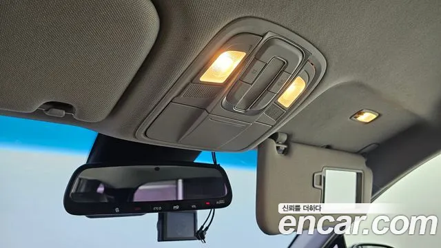 Hyundai Santa Fe 2018 thumb 10