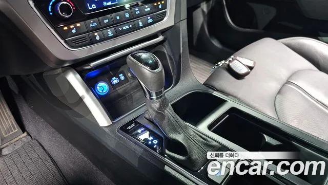 Hyundai LF 2016 thumb 2