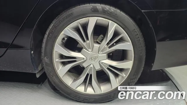Hyundai LF 2016 thumb 8